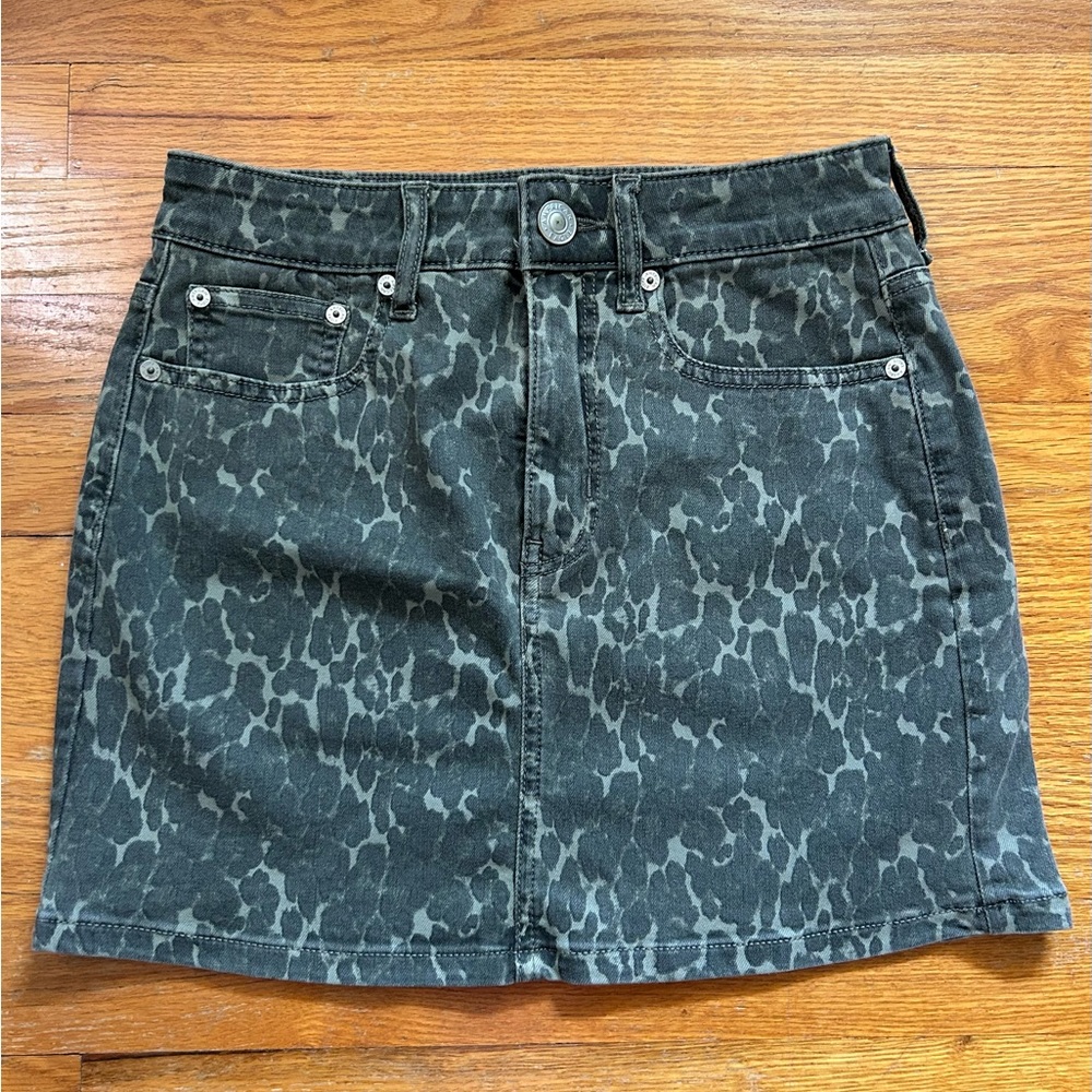 NWT | American Eagle | Green Denim Leopard Skirt | Size 2